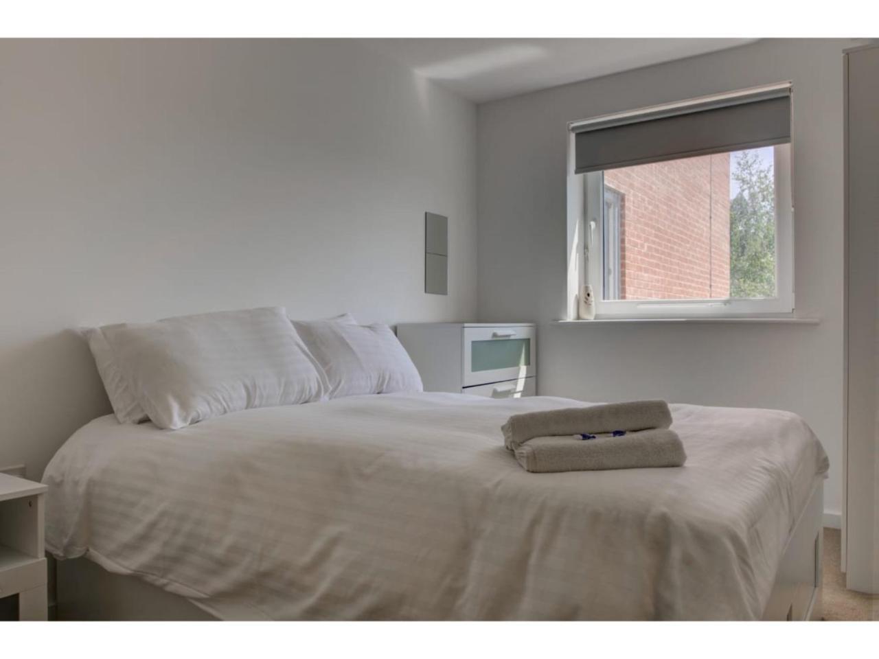 Large, Spacious And Modern Apt For 4 In Manchester Extérieur photo